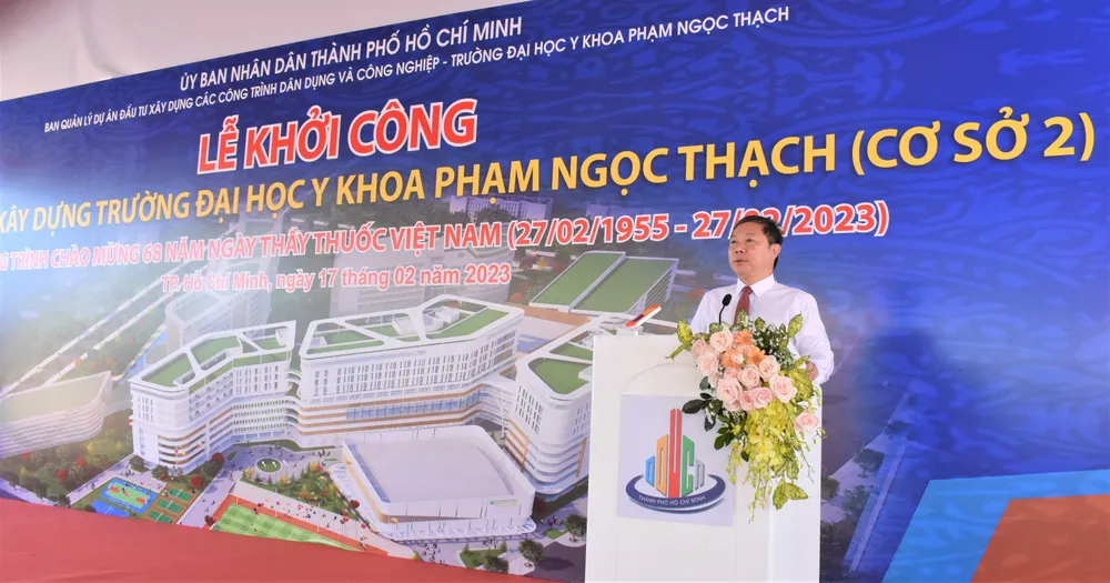 Phó Chủ tịch UBND TPHCM Dương Anh Đức phát biểu tại buổi lễ Phó Chủ tịch UBND TPHCM Dương Anh Đức phát biểu tại buổi lễ