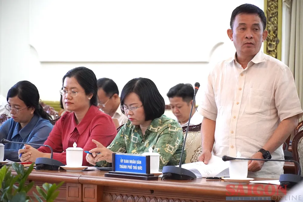 Lãnh đạo sở ban ngành và quận huyện của TPHCM phát biểu tại buổi làm việc Lãnh đạo sở ban ngành và quận huyện của TPHCM phát biểu tại buổi làm việc