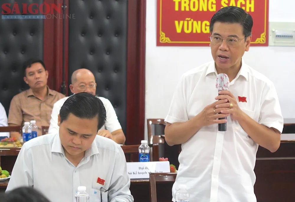 Ông Nguyễn Văn Dũng, Phó Chủ tịch HĐND TPHCM phát biểu tại buổi giám sát Ông Nguyễn Văn Dũng, Phó Chủ tịch HĐND TPHCM phát biểu tại buổi giám sát