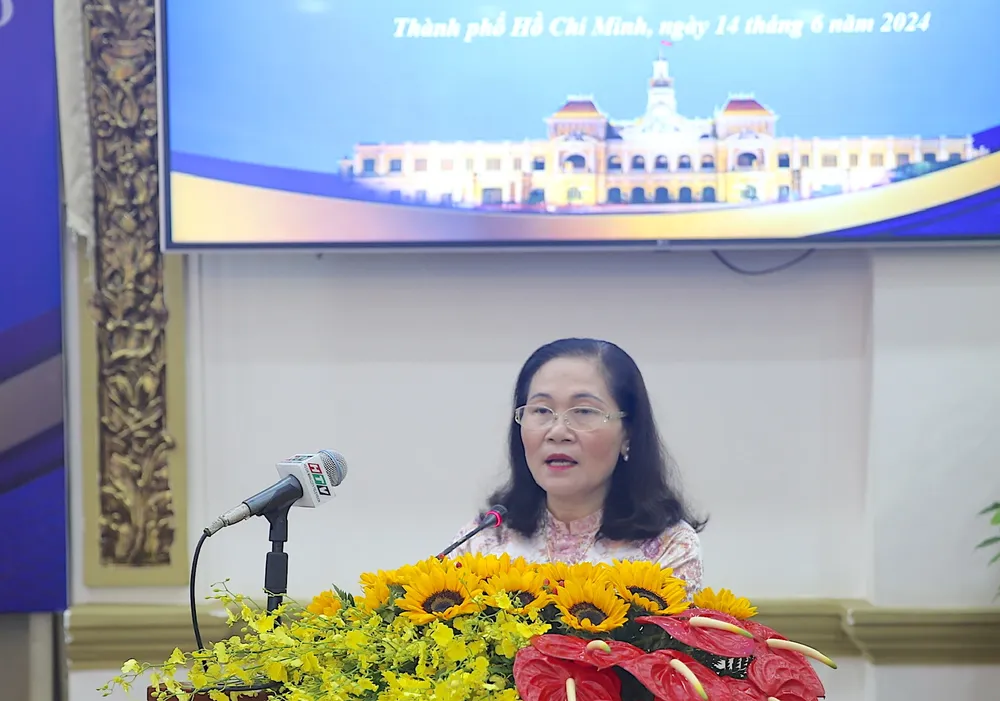 Đồng chí Nguyễn Thị Lệ, Phó Bí thư Thành ủy, Chủ tịch HĐND TPHCM phát biểu khai mạc phiên giải trình