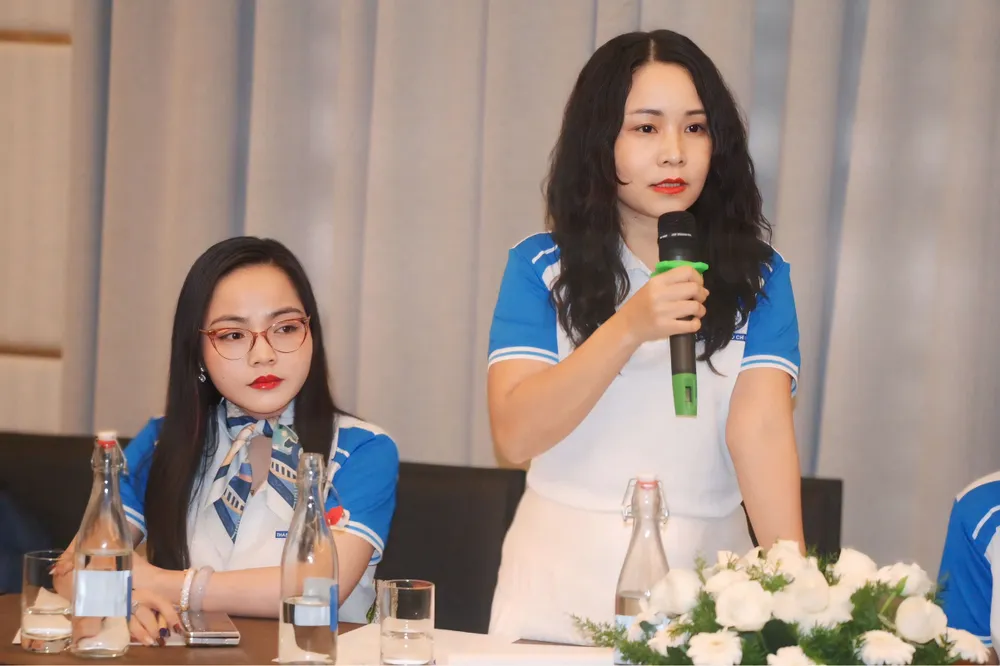 Các đại biểu là nhà báo phát biểu tham luận. ẢNH QUANG HUY 7.jpg