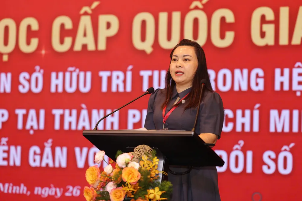 ThS Lê Thị Lan Phương, Trưởng phòng Khoa giáo, Ban Tuyên giáo và Dân vận Thành ủy TPHCM phát biểu tại hội thảo. Ảnh: QUANG HUY