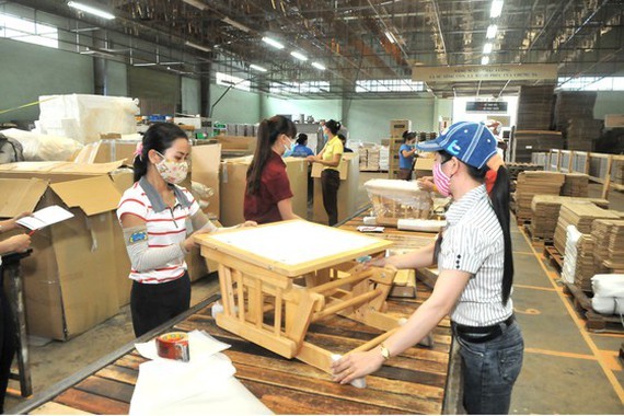 Vietnam's wood export turnover encounters difficulties because of the Covid-19 pandemic. (Photo: SGGP)