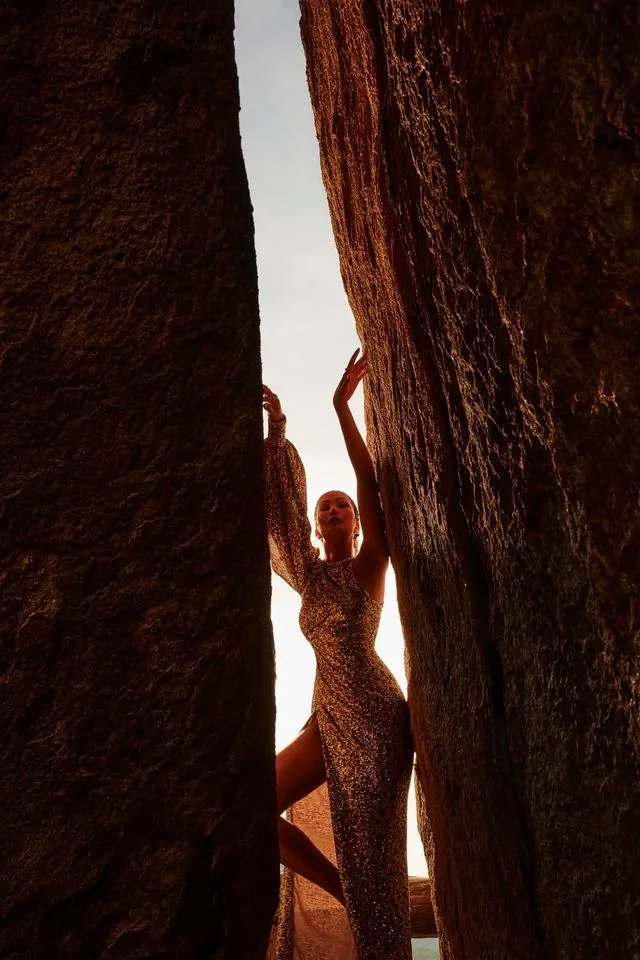 Tiểu Vy hóa “nàng thơ” tươi mới, tràn đầy năng lượng trong dự án “Fashion Destination” của NTK Lê Thanh Hòa ảnh 22