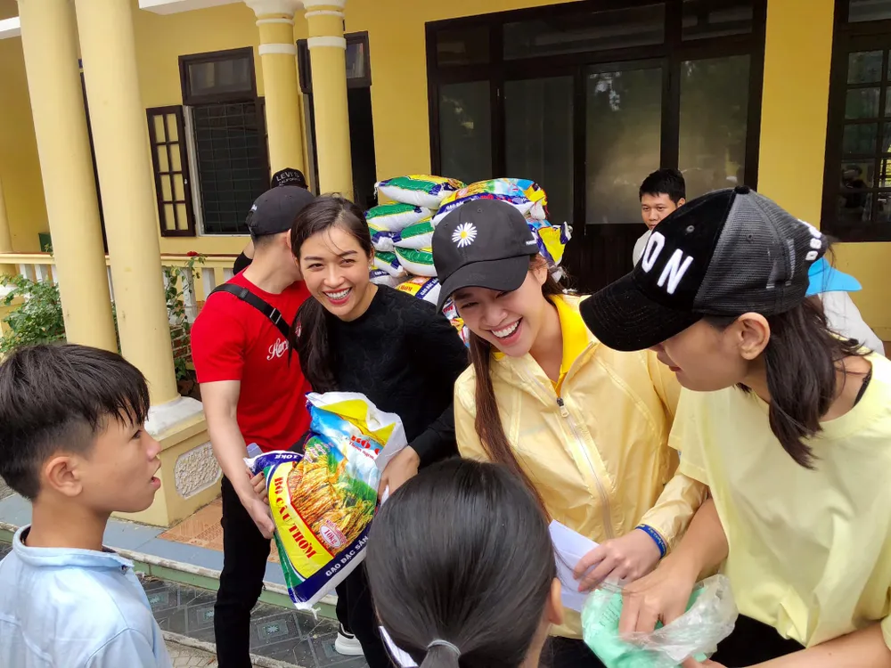 Hoa hậu Hoàn vũ Việt Nam trao yêu thương với những hoạt động hỗ trợ cộng đồng ảnh 3