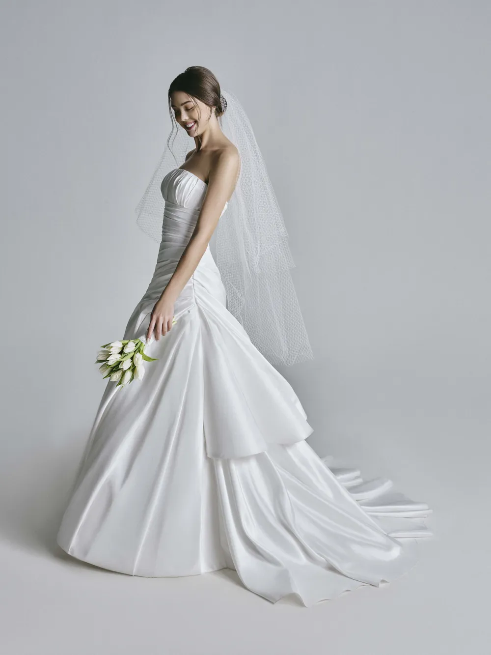 Lê Thanh Hòa ra mắt bộ sưu tập váy cưới  ảnh 3
