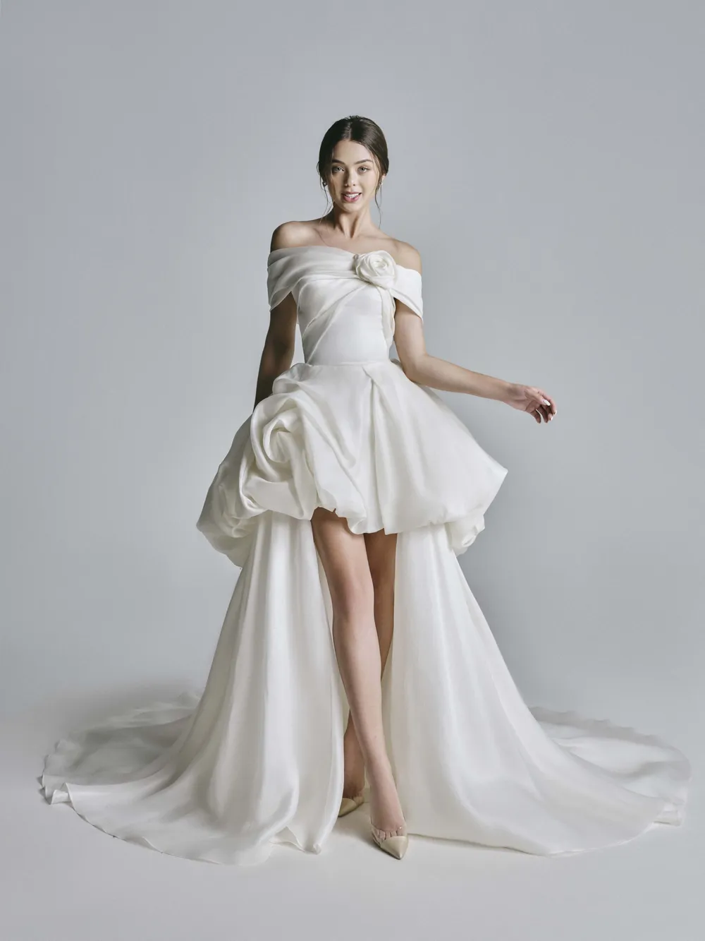 Lê Thanh Hòa ra mắt bộ sưu tập váy cưới  ảnh 4