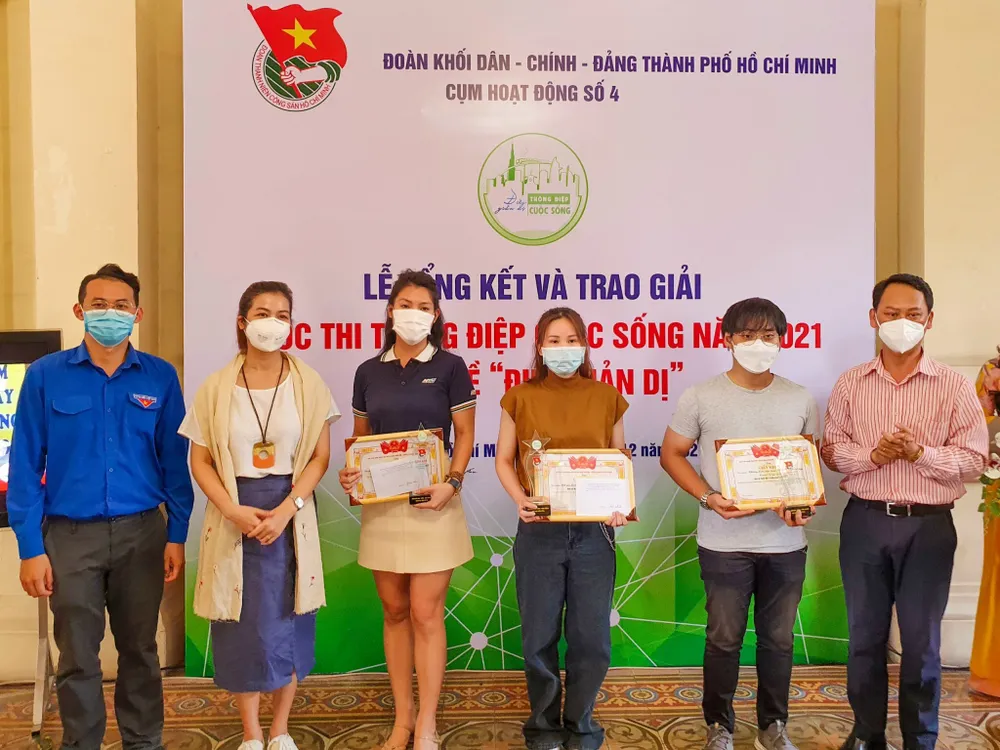 Trao giải cuộc thi “Thông điệp cuộc sống” năm 2021 ảnh 1