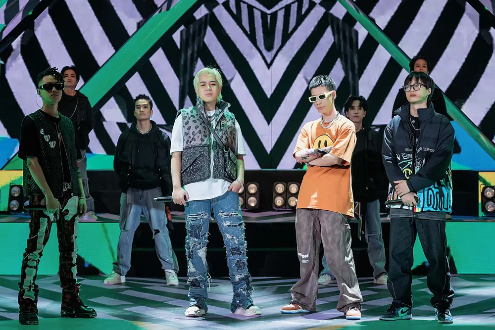 Nghệ sĩ V-pop và K-pop gửi lời chúc mừng năm mới đến khán giả Việt Nam tại “Lễ hội Ánh sáng - Virtual Countdown Lights 2022” ảnh 2