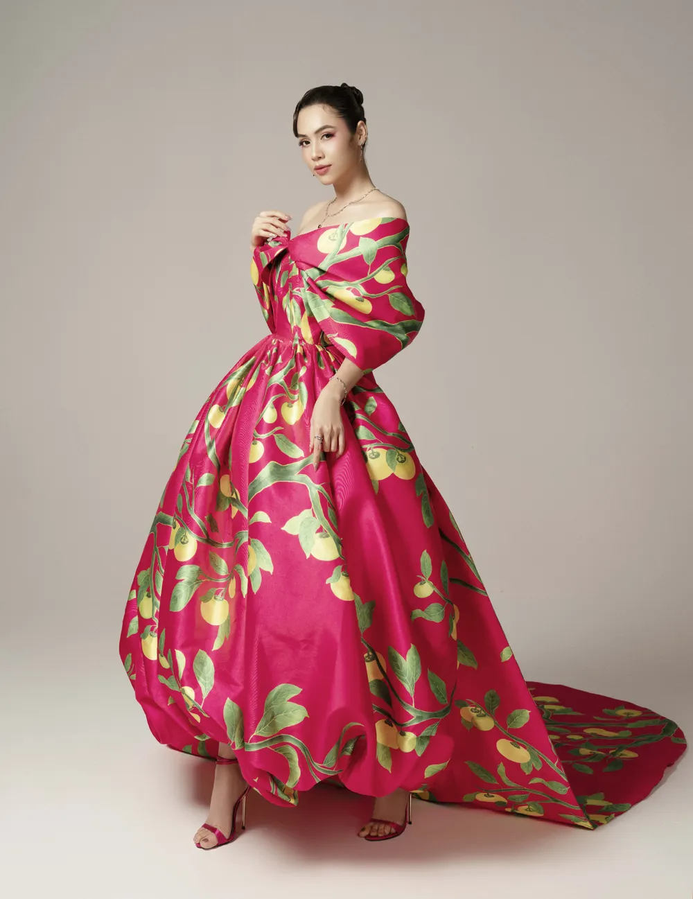 Đón xuân 2022, Khánh Vân cùng Kim Duyên và Hoàng My khoe sắc rạng rỡ với bộ ảnh mới ảnh 11