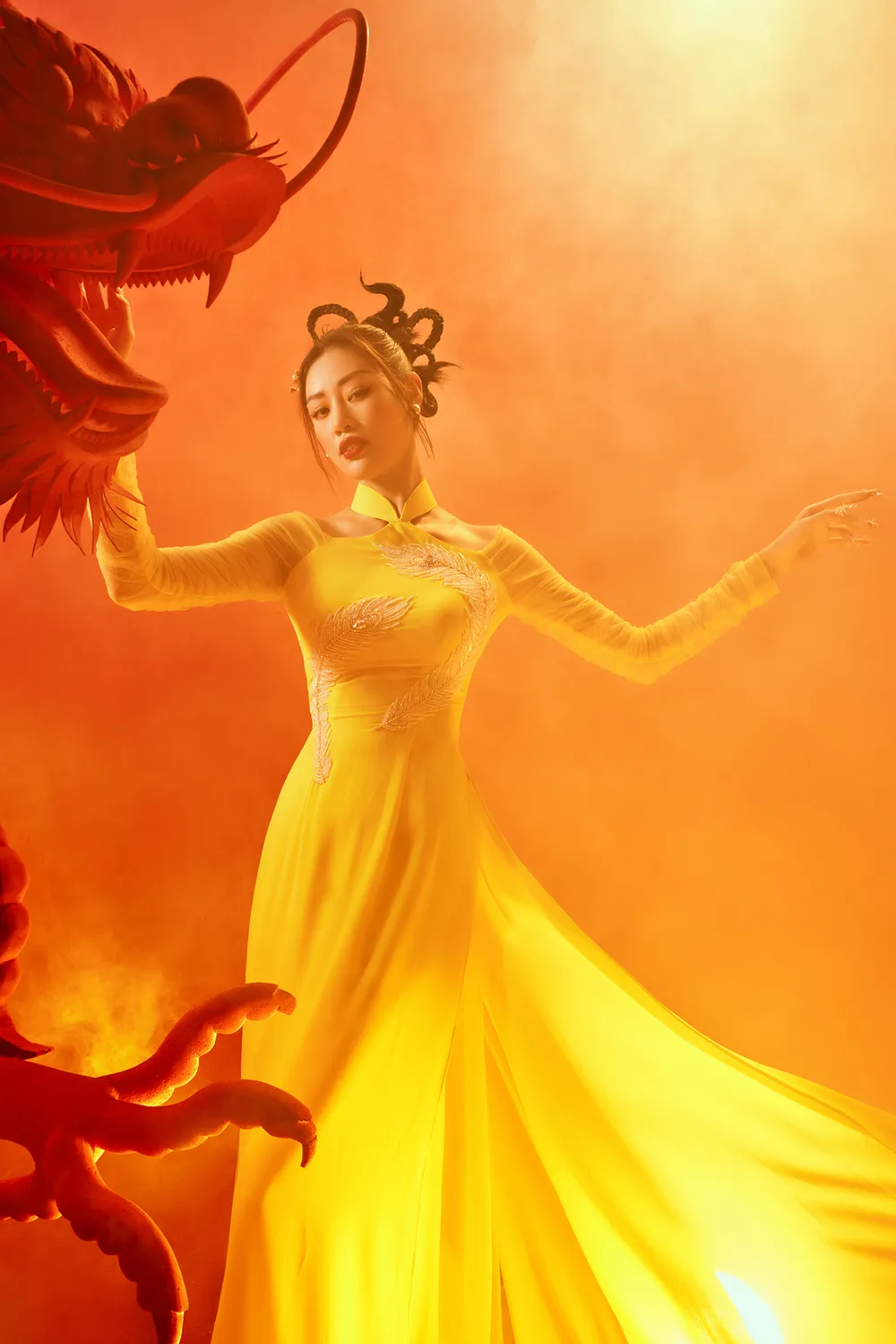 Bộ ảnh Tết Nhâm Dần cùng hình tượng rồng của Hoa hậu Khánh Vân ảnh 6