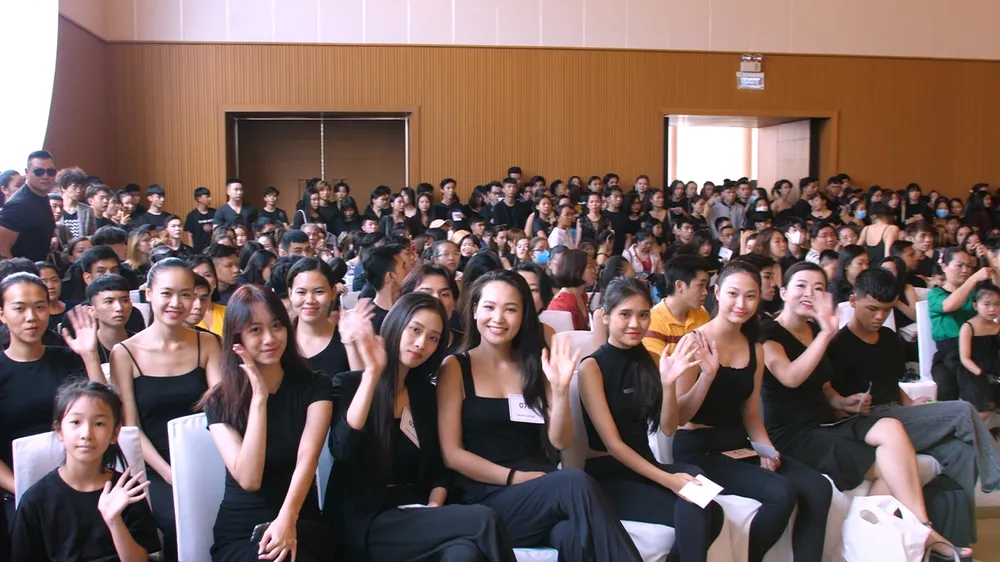 Xuân Lan, H’Hen Niê, Lê Xuân Tiền tuyển mẫu cho show của Đỗ Mạnh Cường ảnh 3