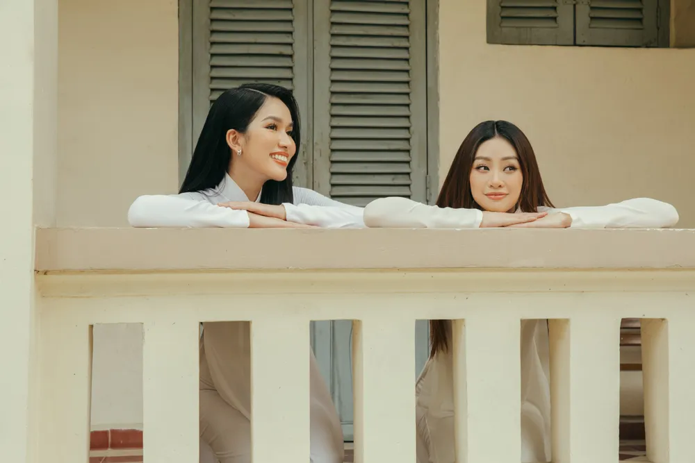 Hoa hậu Khánh Vân và Á hậu Phương Anh chào mừng năm học mới trong bộ ảnh áo dài ảnh 3