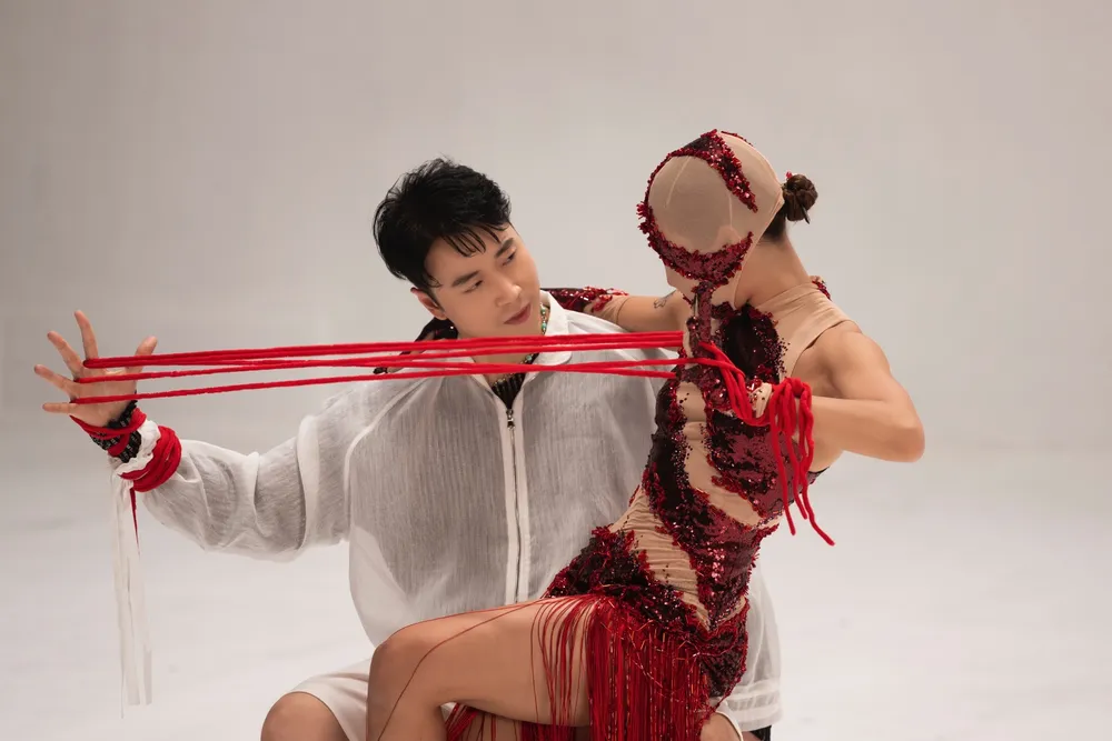 Rapper Karik tung ca khúc “Có chơi có chịu” kết hợp cùng Only C ảnh 1