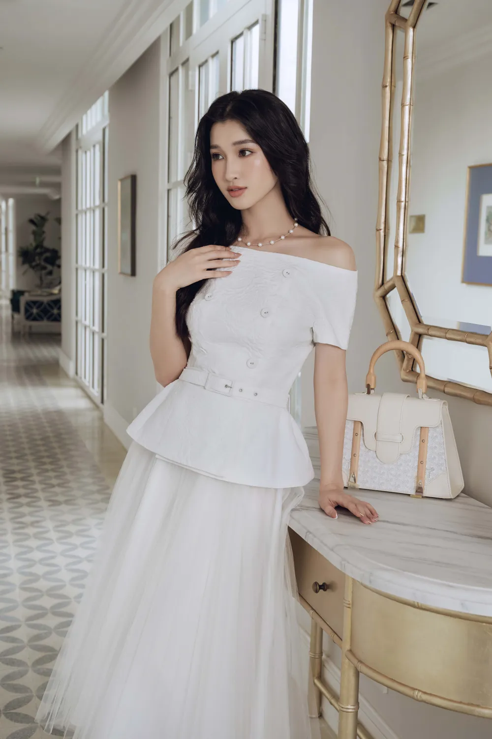 Lê Thanh Hòa giới thiệu loạt thiết kế ready to wear kết hợp với Á hậu Phương Nhi ảnh 5