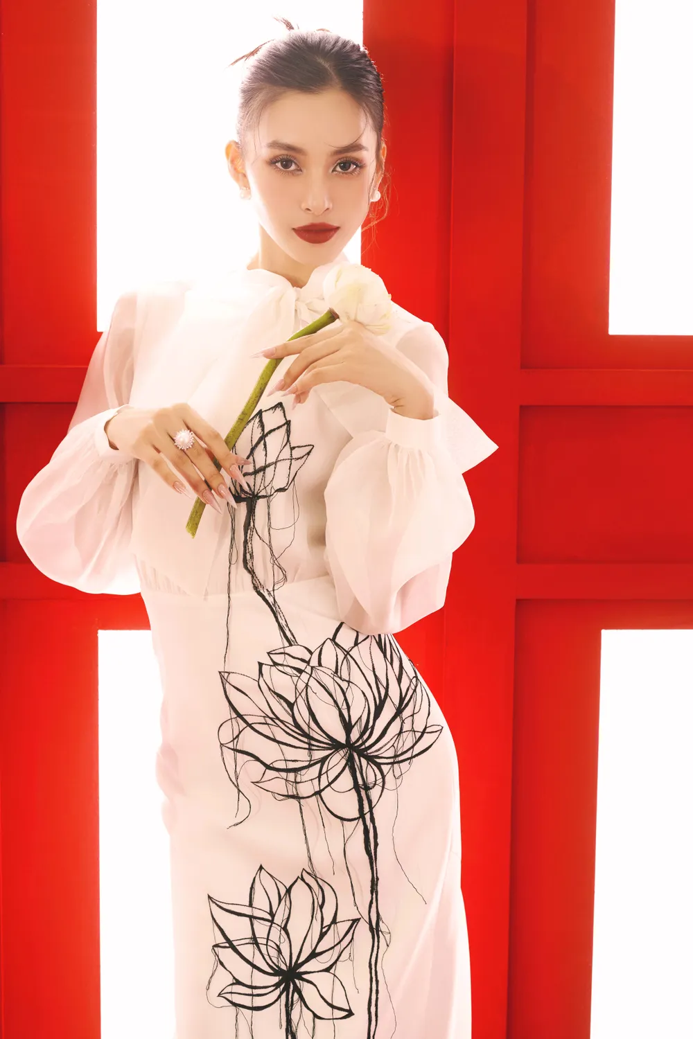 Vẻ đẹp của người phụ nữ Á Đông qua “AN” của NTK Lê Thanh Hòa ảnh 7