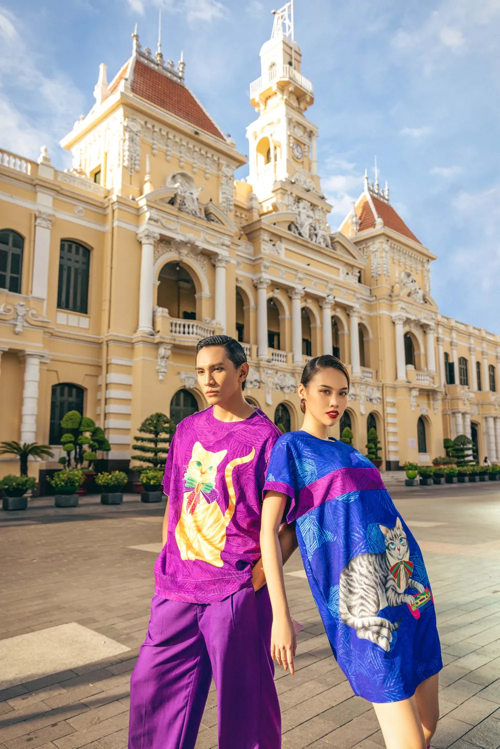 Sắc tím ngập tràn trên các thiết kế oversize với họa tiết chú mèo đáng yêu, đón chào một năm mới rực rỡ Sắc tím ngập tràn trên các thiết kế oversize với họa tiết chú mèo đáng yêu, đón chào một năm mới rực rỡ