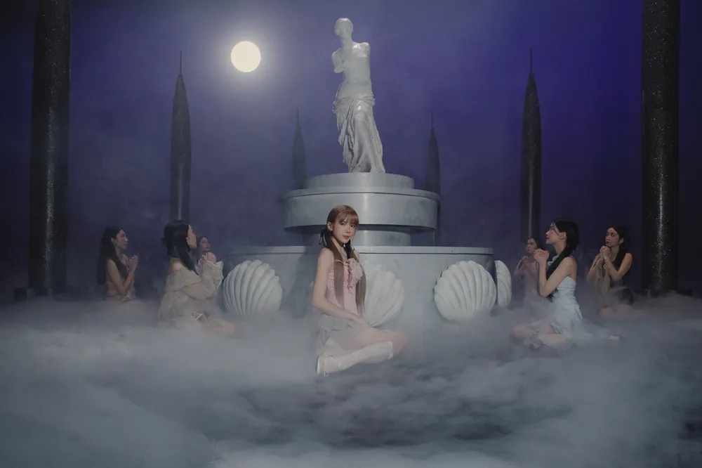 Kết hợp cùng Denis Đặng, Thiều Bảo Trâm hóa thân thành hậu duệ của nữ thần tình yêu và sắc đẹp trong MV mới Kết hợp cùng Denis Đặng, Thiều Bảo Trâm hóa thân thành hậu duệ của nữ thần tình yêu và sắc đẹp trong MV mới