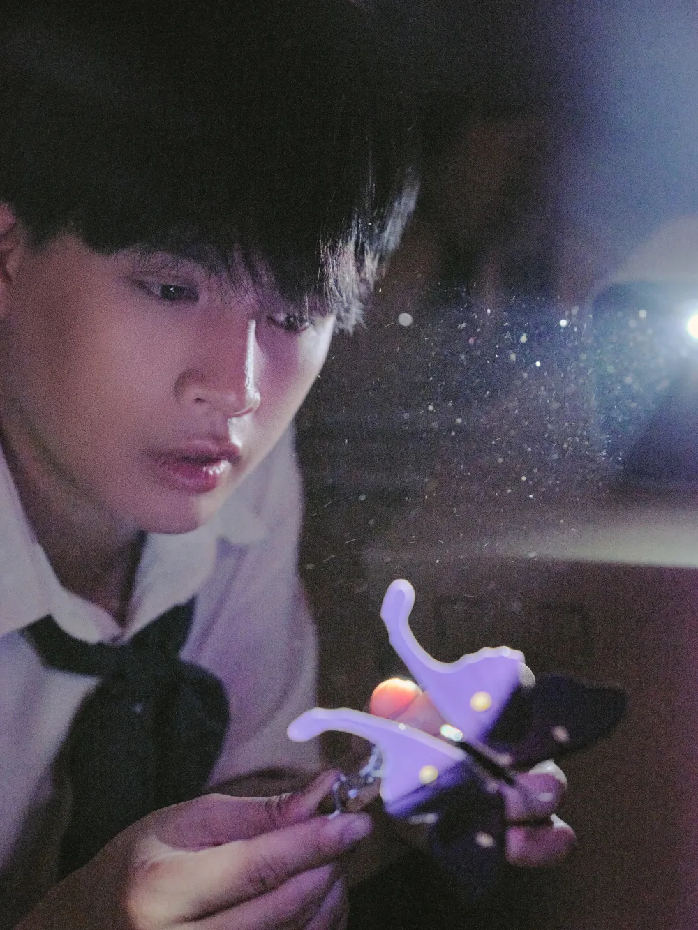 Hình ảnh trong MV TUNHIENTHATTINH_4.jpg