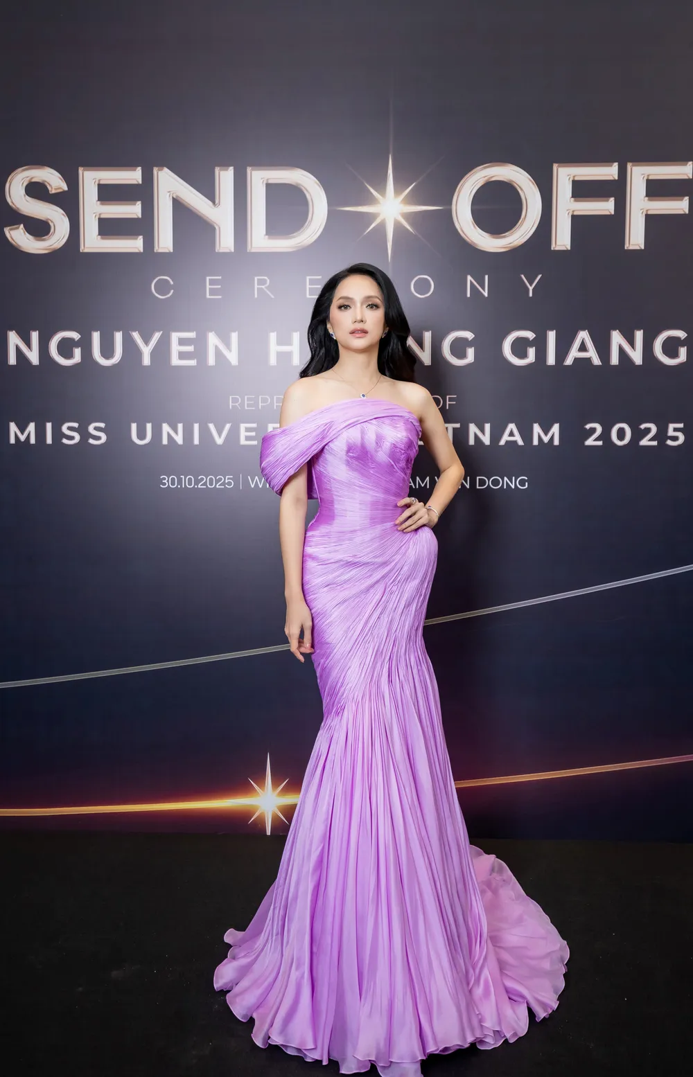 Từng đăng quang Miss International Queen 2018, Miss Universe Vietnam 2025 Hương Giang đến với đấu trường quốc tế Miss Universe 2025 thu hút sự theo dõi của đông đảo khán giả hg147.jpg