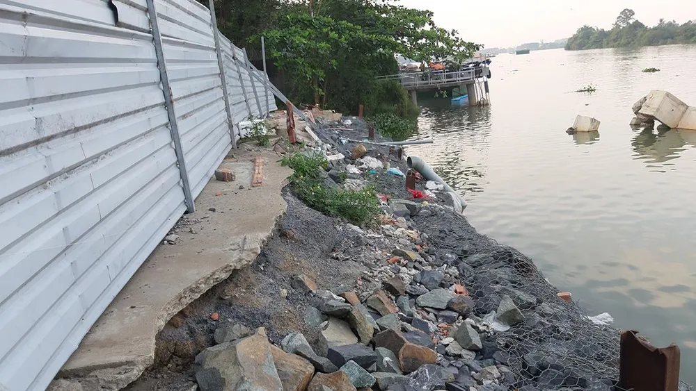 Cát tặc vẫn âm ỉ trên sông Đồng Nai ảnh 1 Cát tặc vẫn âm ỉ trên sông Đồng Nai ảnh 1