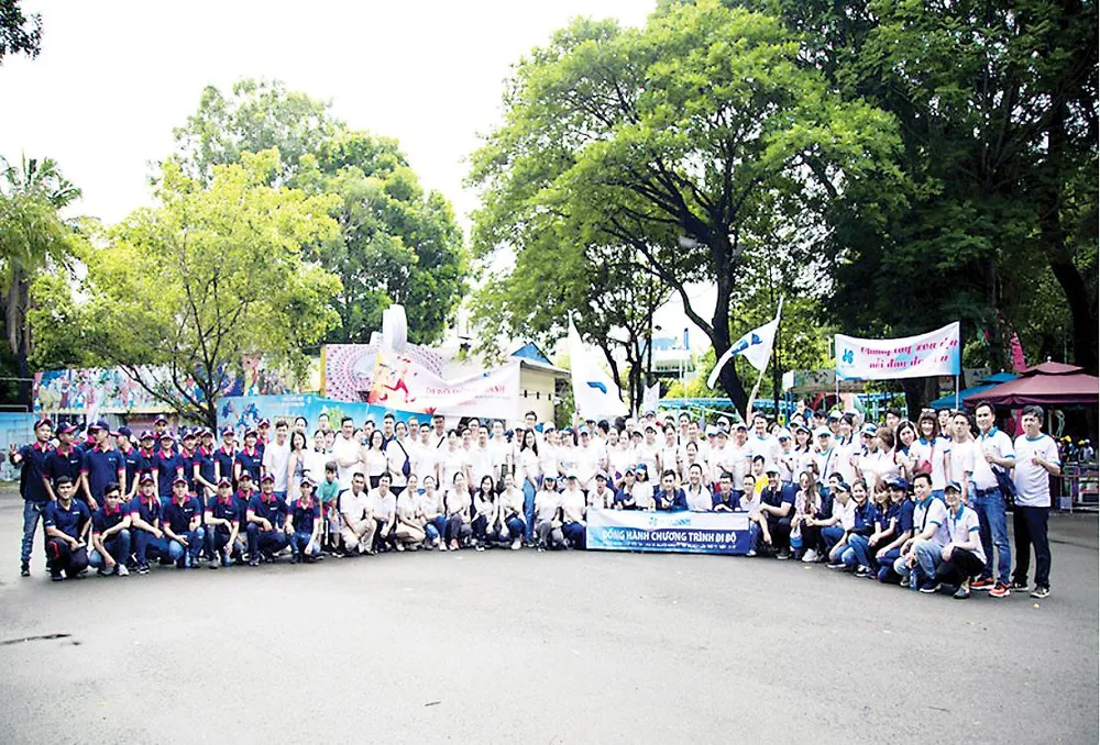 Hòa Bình tham gia đi bộ vì nạn nhân chất độc da cam ảnh 2