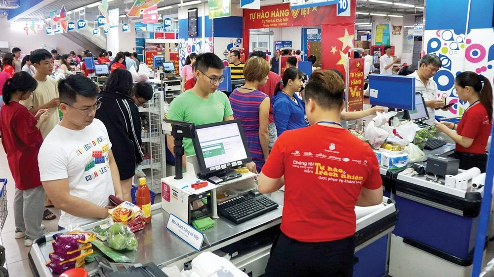 “Tự hào hàng Việt” luôn là chương trình thu hút được sự ủng hộ của đông đảo người tiêu dùng