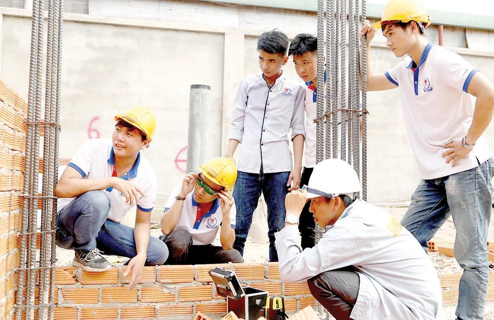 Trường nghề lên ngôi ảnh 1 Trường nghề lên ngôi ảnh 1