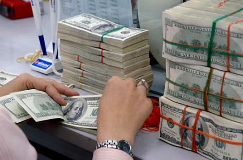 Giá bán USD ngân hàng giảm mạnh, rời mốc 26.000 đồng