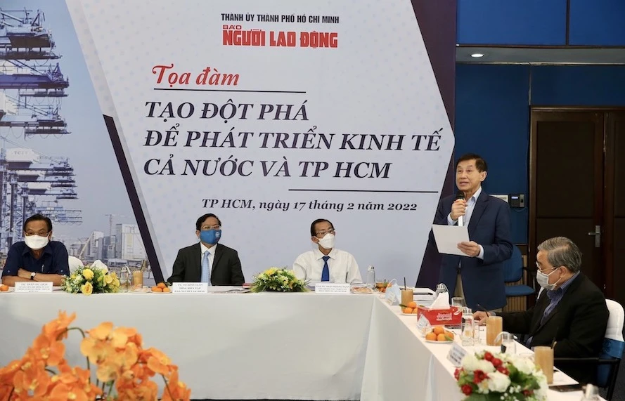 Giải pháp tạo đột phá để phát triển kinh tế cả nước và TPHCM là vấn đề được các chuyên gia kinh tế tập trung thảo luận tại tọa đàm.