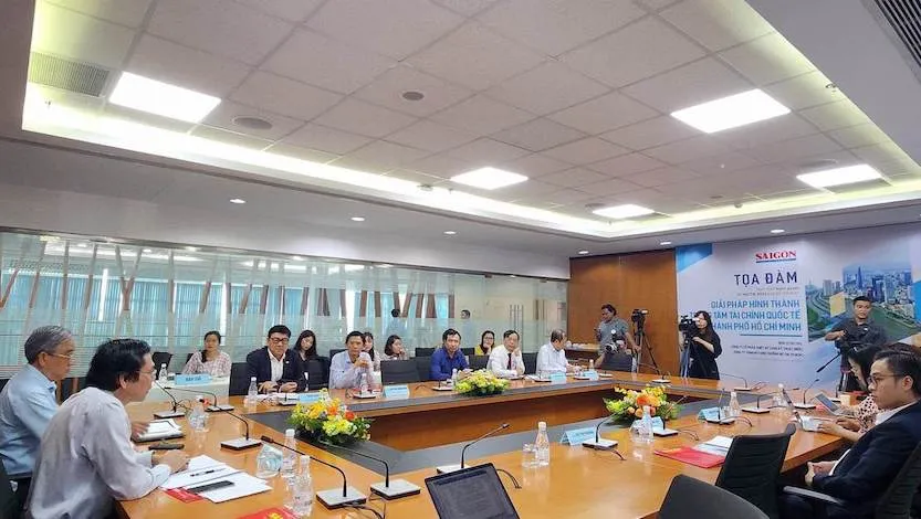 Quang cảnh buổi tọa đàm “Giải pháp hình thành trung tâm tài chính (TTTC) quốc tế TPHCM”. Quang cảnh buổi tọa đàm “Giải pháp hình thành trung tâm tài chính (TTTC) quốc tế TPHCM”.