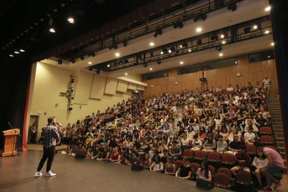 “Kong: Skull Island” director gives talk to students in Hanoi
