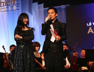 Singer Tung Duong