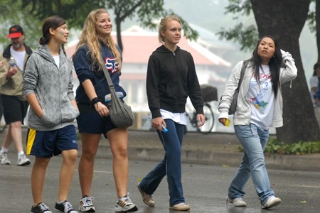 Foreign tourists visit Vietnam