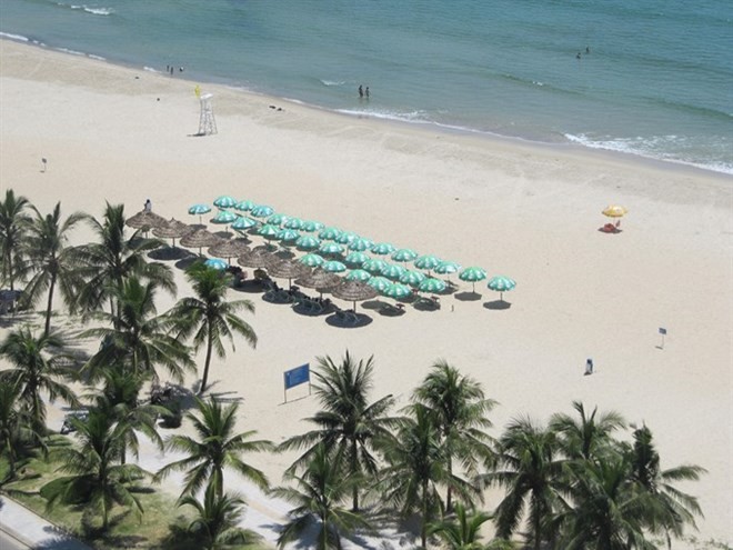 My Khe beach hosts recreational sports on summer holidays. ​Da Nang kite festival will take place on the beach from July 15-16. (Photo: VNA)