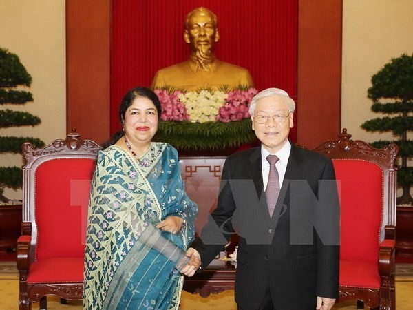 Party General Secretary Nguyen Phu Trong (R) receives Speaker of the Parliament of Bangladesh Shirin Sharmin Chaudhury (Photo: VNA) 