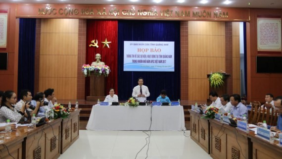 Vice Chairman of the provincial People’s Committee, Le Van Thanh speaks at the press conference on the preparation for the sidelines activities of the 2017 APEC Summit in Quang Nam. (Photo: Sggp)
