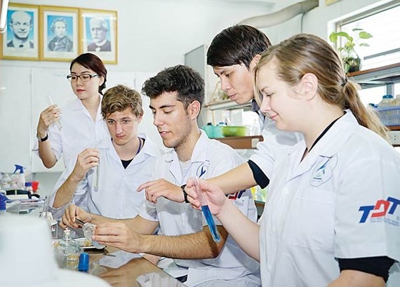 Foreign students study in Ton Duc Thang University, Ho Chi Minh City. (Photo: Sggp)