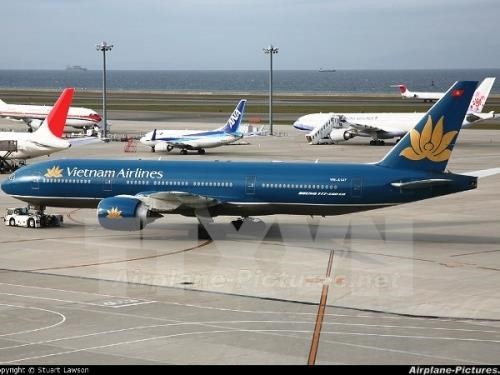 A VietnamAirlines aircraft (Photo: VNA)