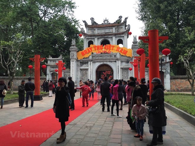 The 15th Vietnam Poetry Day at Van Mieu - Quoc Tu Giam (Photo VNA)