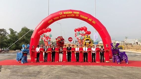 The extension of the coastal road Nguyen Tat Thanh opens