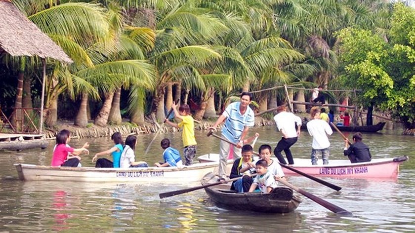 Visitors at My Khanh Tourist Village