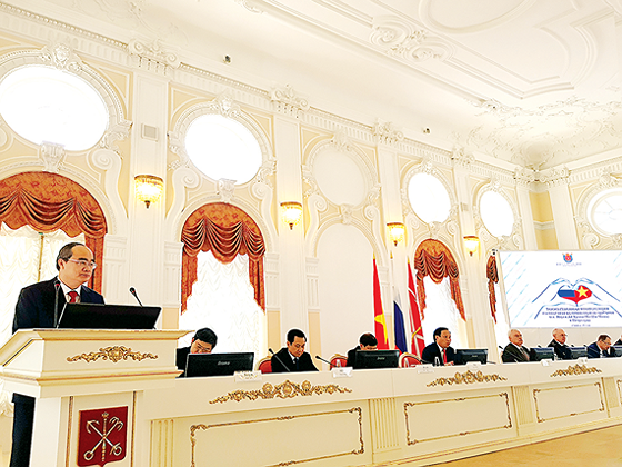 Secretary of HCMC Party Committee Nguyen Thien Nhan speaks at the ceremony. (Photo: Sggp)