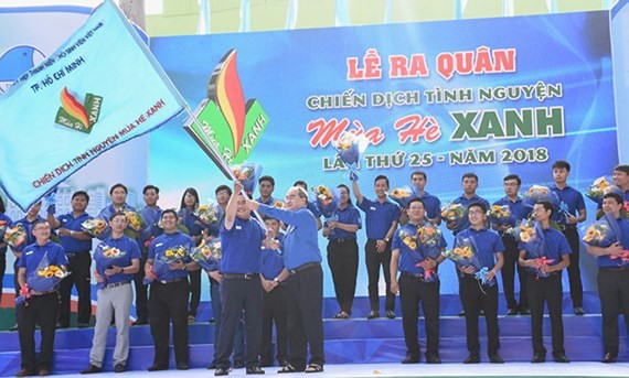 Secretary of the HCMC Party Committee Nguyen Thien Nhan attends the aunch ceremony of the 25th Green Summer Campaign in HCMC. (Photo: Sggp)