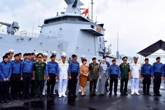 Tà u hải quân Brunei thÄm Äà Nẵng ảnh 3