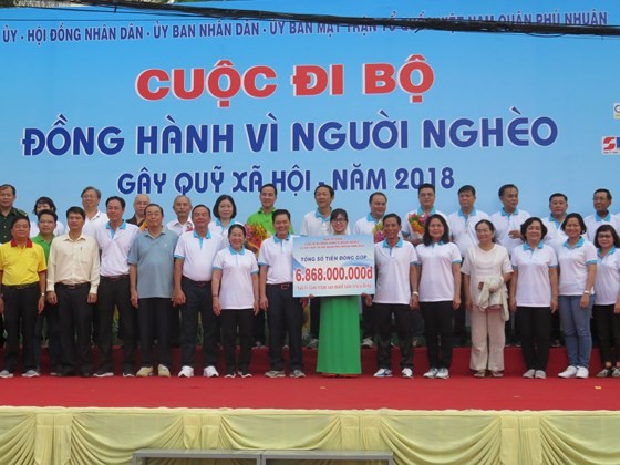 Annual charity walk for poor raises VND 6.8 billion.