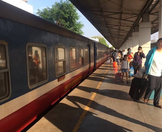 Saigon Railway will run 32 further trains for New Year. (Photo: KK)