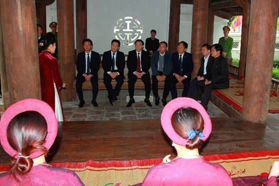 Phó Thá»§ tưá»ng Vương Äình Huá» dâng hương tưá»ng niá»m Uy Viá»
n tưá»ng công Nguyá»
n Công Trứ ảnh 3