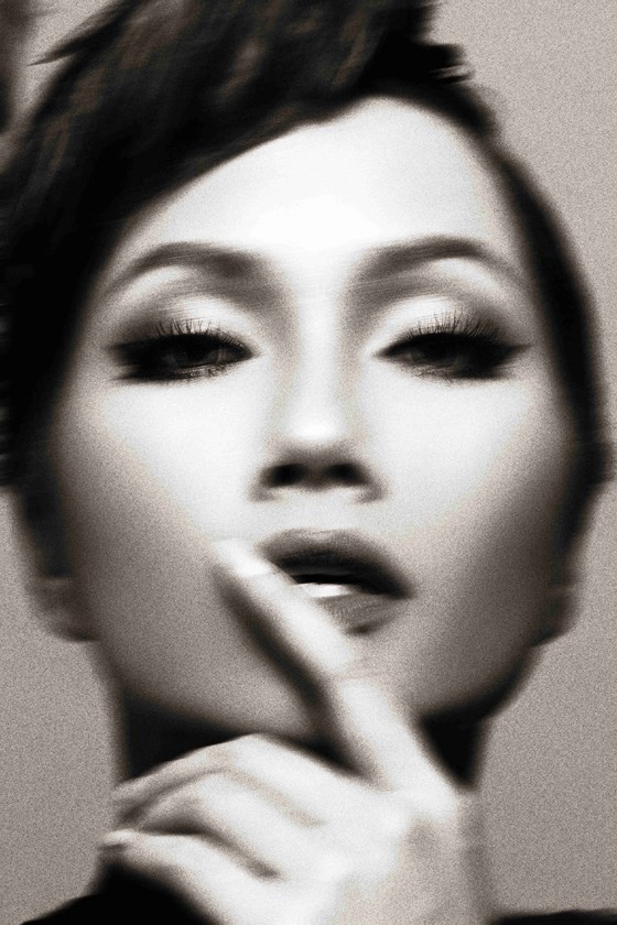 Chiến thắng Timeless Beauty, HâHen Niê tung bỠảnh khẳng Äá»nh vẻ Äẹp vượt thá»i gian ảnh 10