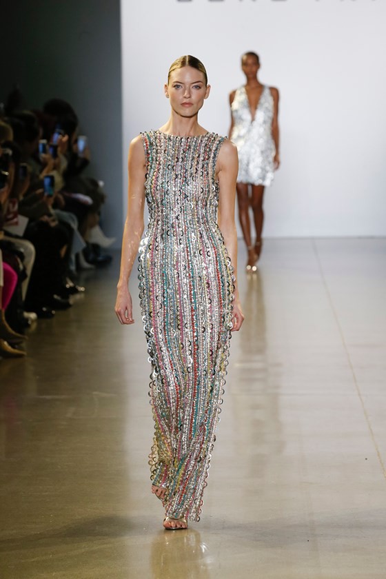 Xem BST âCuá»c dạo chÆ¡i cá»§a những vì saoâ cá»§a Công Trà tại New York Fashion Week 2019 ảnh 23